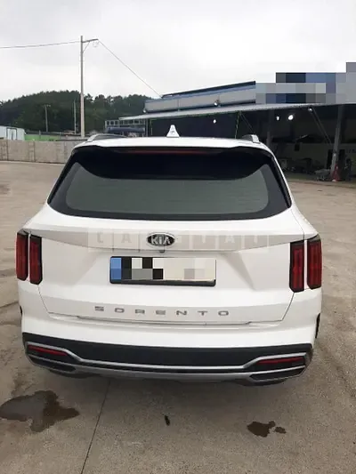 Photo 1 of 50: 2021 Kia Sorento, VIN KNARK81BHMA012892 — Korean insurance auction