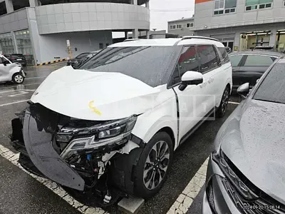 Photo 1 of 11: 2023 Kia Carnival — Korean insurance auction