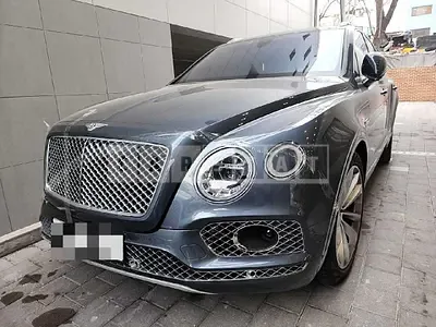 Photo 1 of 76: 2020 Bentley Bentayga V8, VIN SJAAM14V0LC031953 — Korean insurance auction