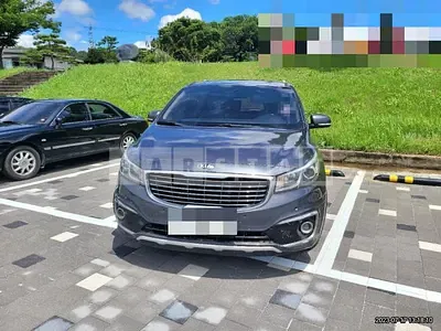 Photo 1 of 10: 2015 Kia Carnival Limousine, VIN KNAMB81ABGS104274 — Korean insurance auction