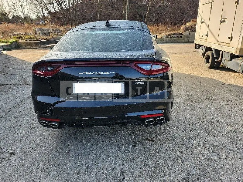 Photo 2 of 10: 2020 Kia Stinger, VIN KNAE751CDLS072061 — Korean insurance auction