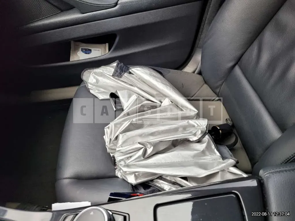 Photo 2 of 22: 2016 BMW 520d, VIN WBA5E5105GG072331 — Korean insurance auction