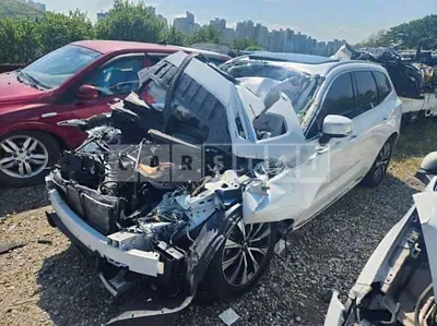 Photo 1 of 22: 2023 Volvo XC60B5 AWD — Korean insurance auction