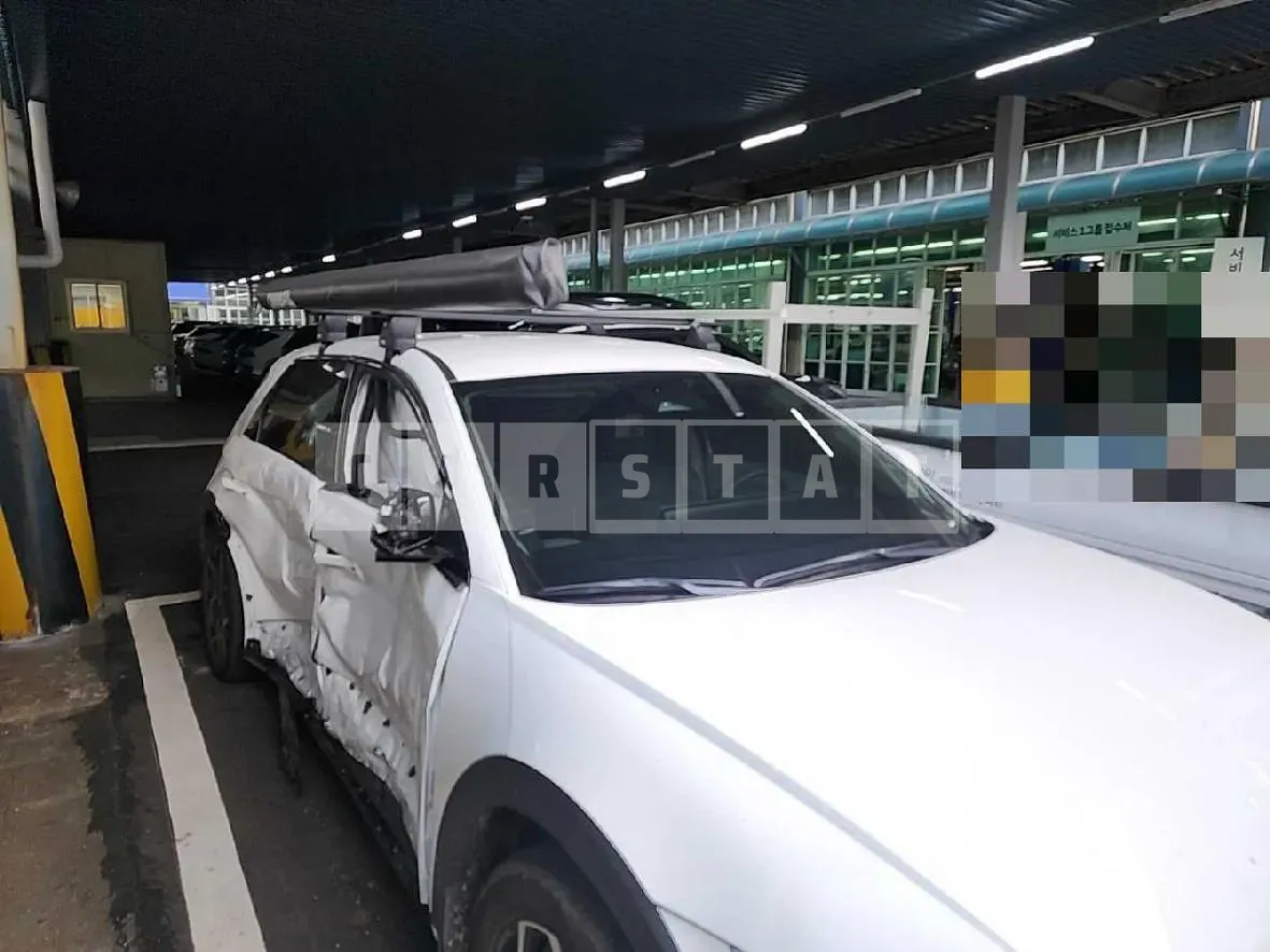 Photo 2 of 8: 2021 Hyundai Modern Ionic 5, VIN KMHKN81AFNU015543 — Korean insurance auction