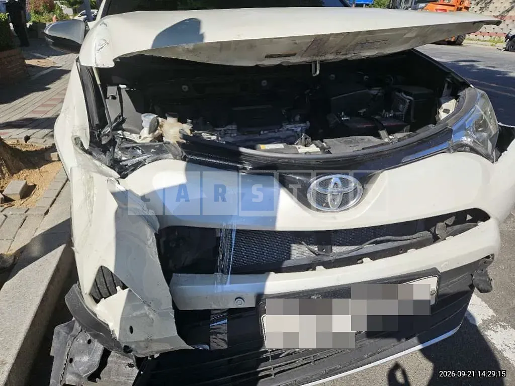 Photo 2 of 13: 2016 Toyota Love 4 — Korean insurance auction