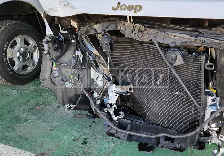 Photo 2 of 36: 2019 Jeep Straw Grand Cherokee, VIN 1C4RJFCG2KC793836 — Korean insurance auction