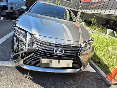 Photo 1 of 17: 2017 Lexus ES300h — Korean insurance auction