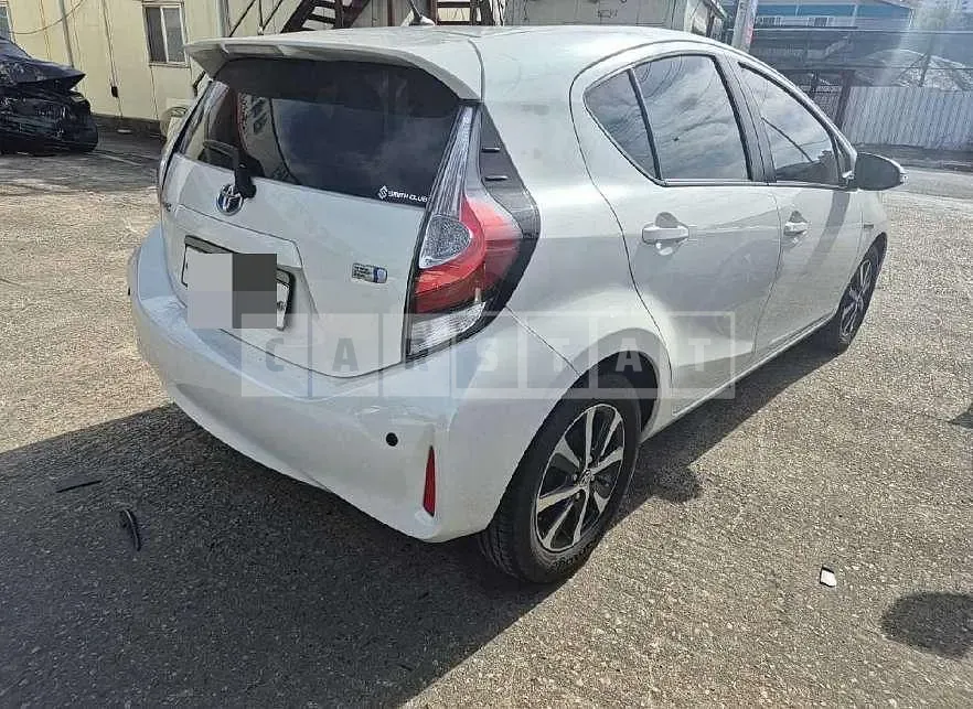 Photo 2 of 26: 2018 Toyota Prius C — Korean insurance auction