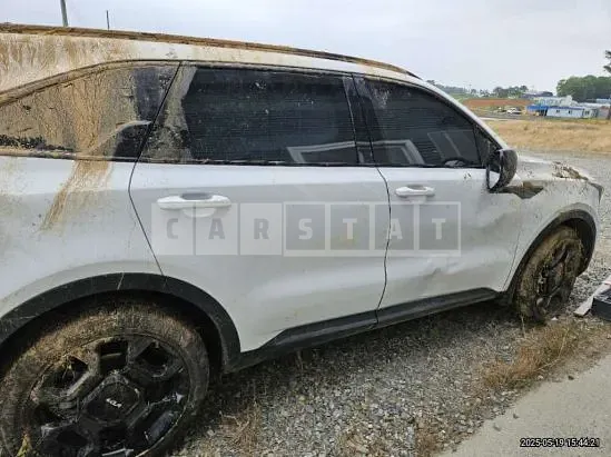 Photo 2 of 16: 2025 Kia Sorento — Korean insurance auction