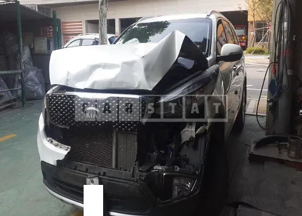 Photo 2 of 24: 2017 Kia Sorento, VIN KNAPS81ADHA290713 — Korean insurance auction