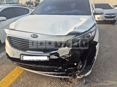 Photo 1 of 7: 2017 Kia Carnival — Korean insurance auction