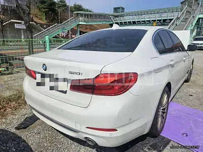 Photo 1 of 11: 2020 BMW 520i Luxury — Korean insurance auction