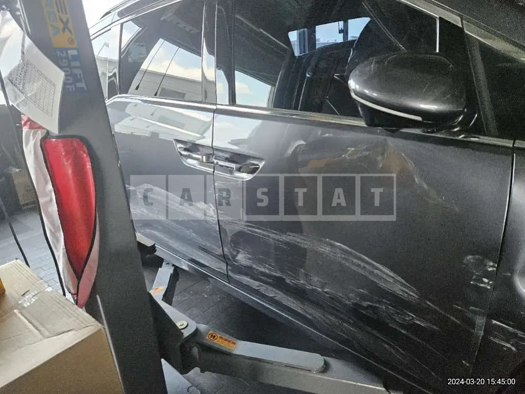 Photo 2 of 15: 2015 Honda Odyssey, VIN 5KBRL5860FB601339 — Korean insurance auction