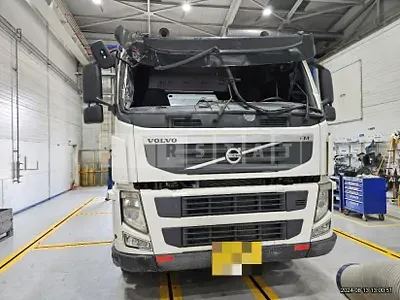 Photo 1 of 19: 2014 BMW Volvo Fm 6X2 Tractor — Korean insurance auction