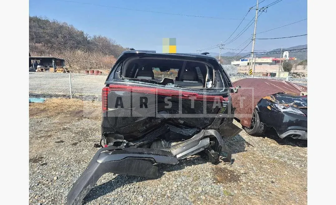 Photo 2 of 123: 2025 Kia Carnival Hybrid — Korean insurance auction
