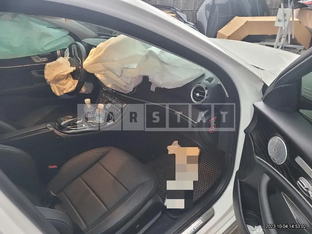 Photo 2 of 11: 2019 Mercedes-Benz E 300 4Matic — Korean insurance auction