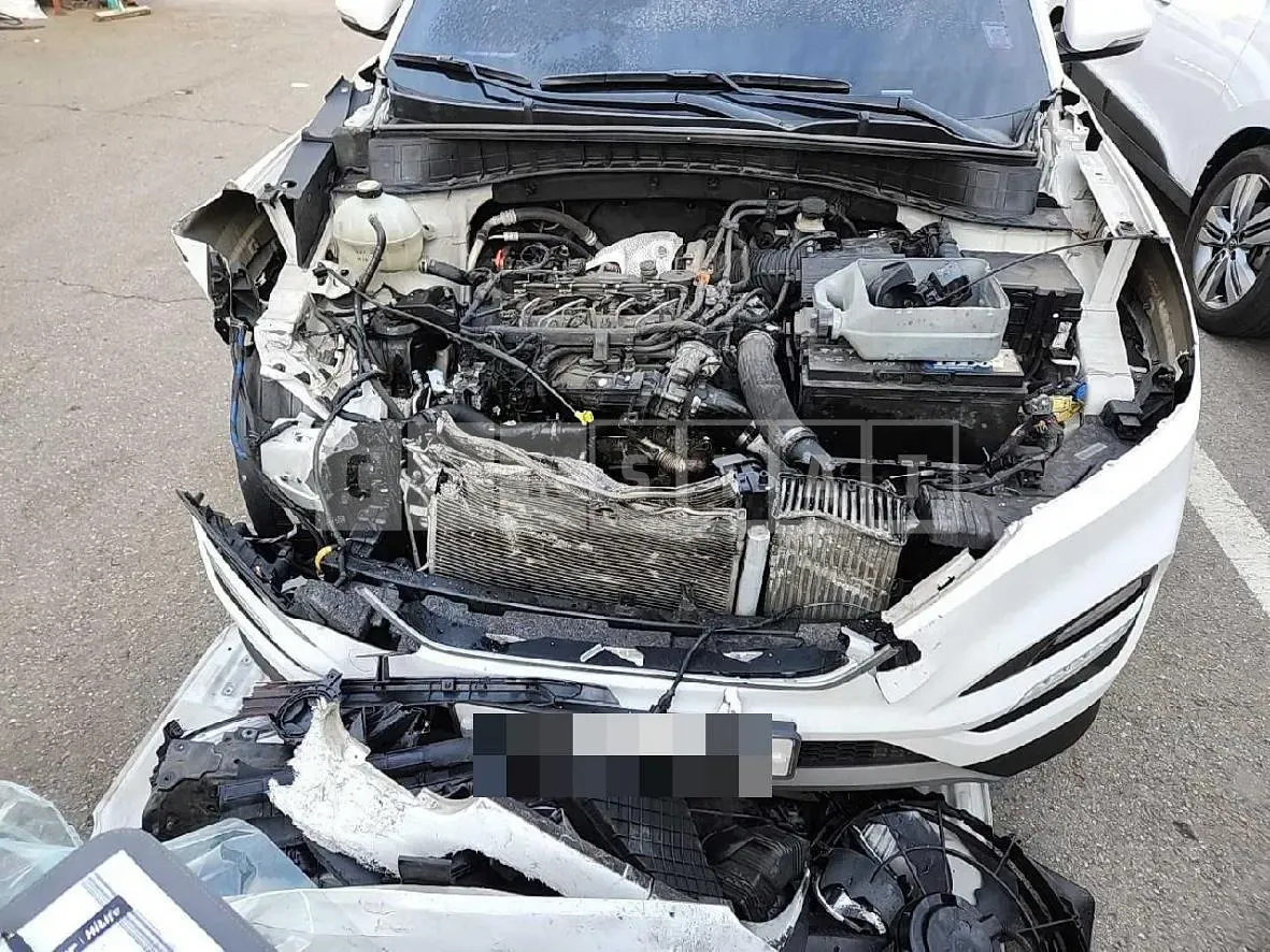 Photo 2 of 14: 2017 Hyundai Tucson TL 2.0, VIN KMHJ381ABJU524222 — Korean insurance auction