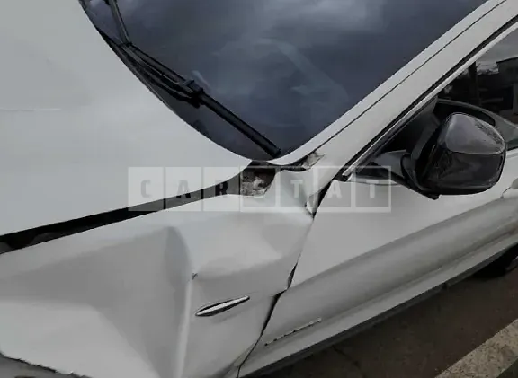 Photo 2 of 9: 2017 BMW X4 xDrive20d, VIN WBAXX1108H0T39872 — Korean insurance auction