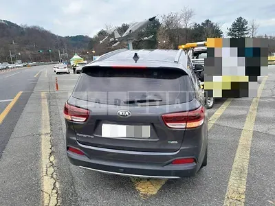 Photo 1 of 8: 2015 Kia Sorento 2.0 — Korean insurance auction