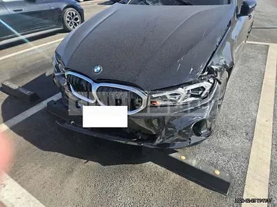 Photo 1 of 34: 2025 BMW 320i — Korean insurance auction