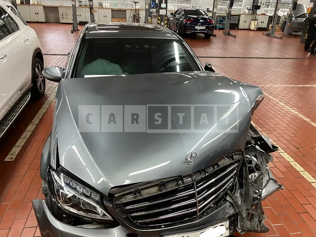 Photo 2 of 48: 2018 Mercedes-Benz C200 4Matic, VIN WDDWF4DB3JF703477 — Korean insurance auction