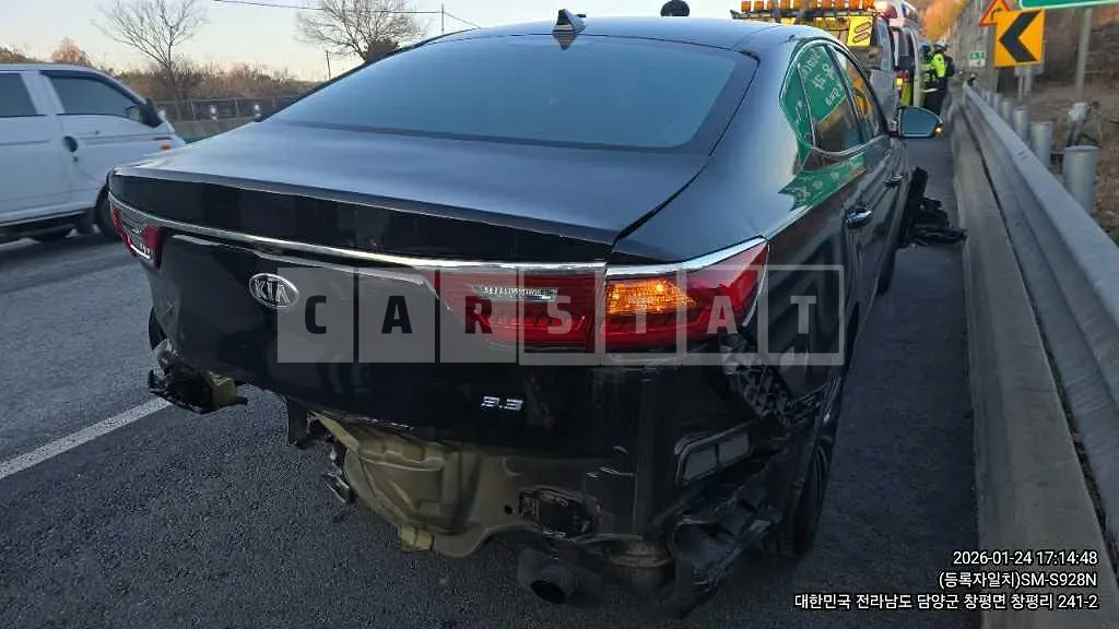 Photo 2 of 13: 2018 Kia K7 — Korean insurance auction