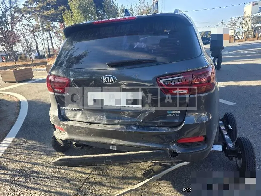 Photo 2 of 6: 2018 Kia Sorento 4WD — Korean insurance auction