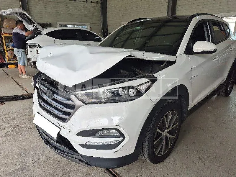 Photo 2 of 19: 2015 Hyundai Tucson, VIN KMHJ3815GGU120813 — Korean insurance auction