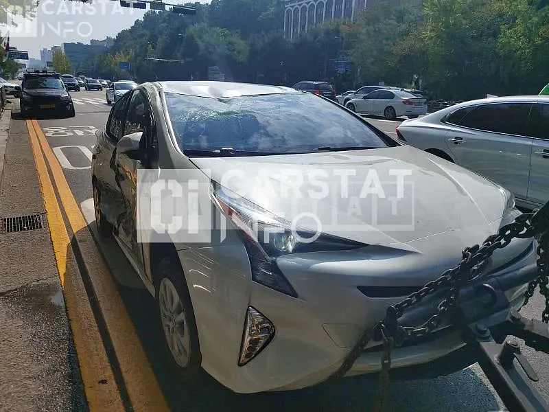 Photo 2 of 16: 2018 Toyota Prius, VIN JTDKBRFU9J3071165 — Korean insurance auction