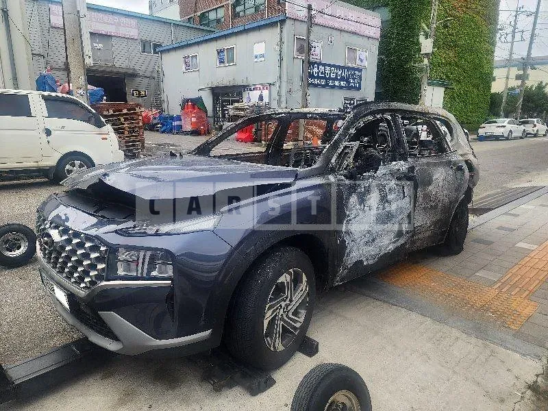 Photo 2 of 15: 2023 Hyundai Santa Fe, VIN KMHS281LGPU468897 — Korean insurance auction