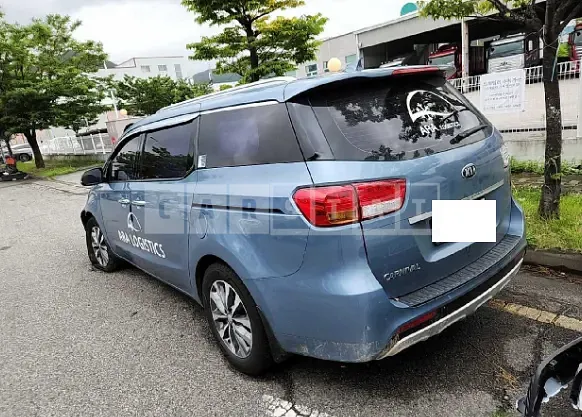 Photo 2 of 11: 2016 Kia Carnival, VIN KNAMB81ABGS201901 — Korean insurance auction