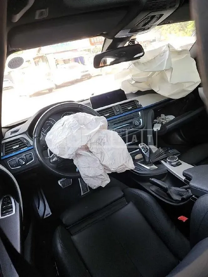 Photo 2 of 18: 2015 BMW 320d, VIN WBA3D310XFK471617 — Korean insurance auction