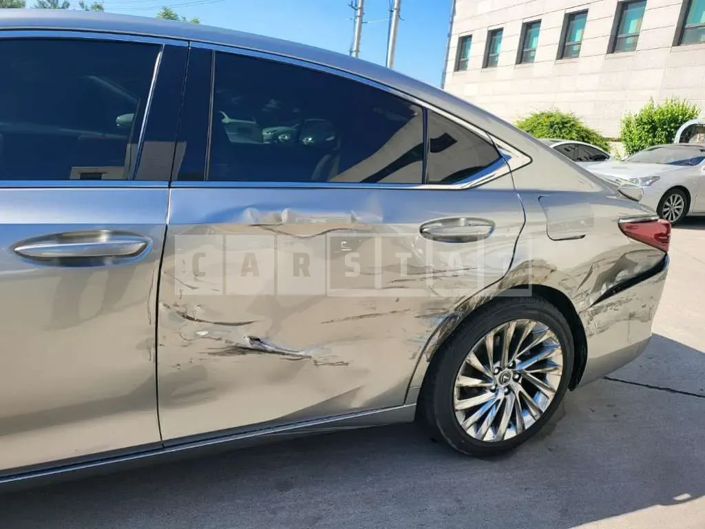 Photo 2 of 16: 2023 Lexus ES300h — Korean insurance auction