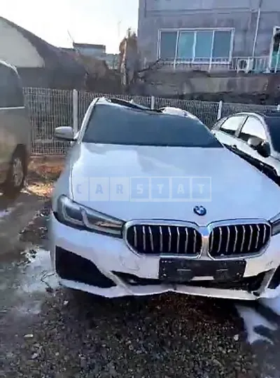 2021 BMW 523D