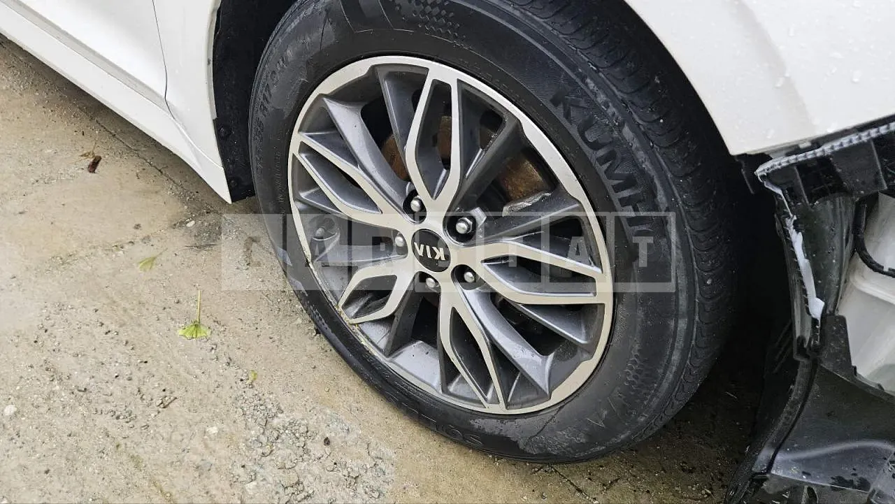 Photo 2 of 20: 2021 Kia K5, VIN KNAG241BBMA142552 — Korean insurance auction