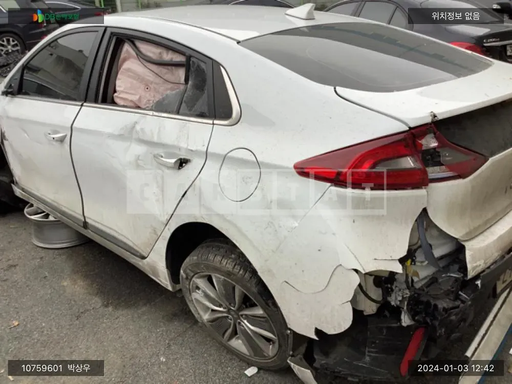 Photo 2 of 15: 2018 Hyundai IONIQ (Hybrid), VIN KMHC051CGKU138846 — Korean insurance auction