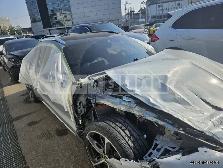 Photo 2 of 63: 2023 Porsche Taycan Cross Turismo (5-Seater) — Korean insurance auction