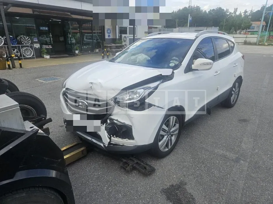 Photo 3 of 3: 2014 Hyundai Tucson ix — Korean insurance auction