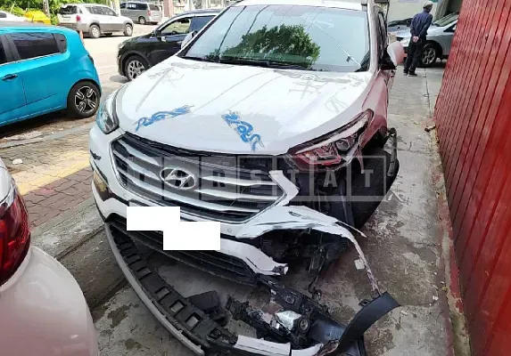 Photo 2 of 15: 2018 Hyundai Santa Fe, VIN KMHSW81UBJU843766 — Korean insurance auction