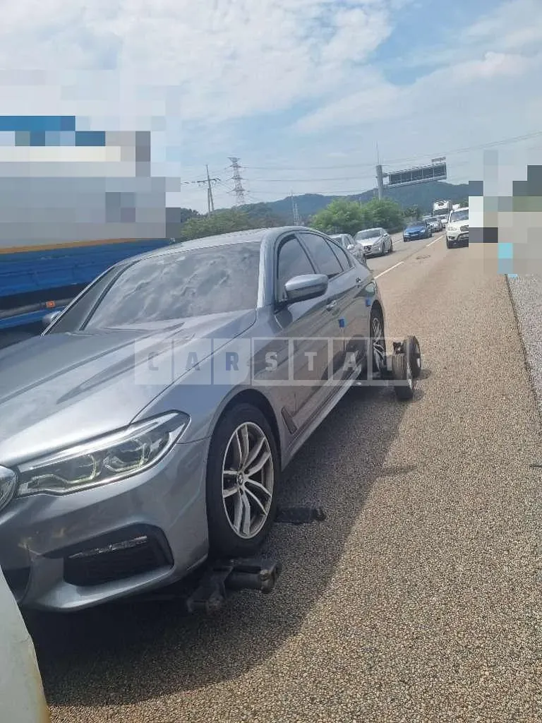 Photo 3 of 3: 2017 BMW 520d — Korean insurance auction