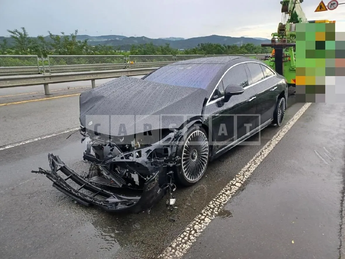 Photo 2 of 12: 2022 Mercedes-Benz AMG EQS53 4Matic + — Korean insurance auction