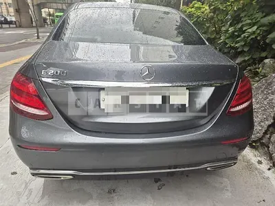 Photo 1 of 25: 2018 Mercedes-Benz E200 — Korean insurance auction