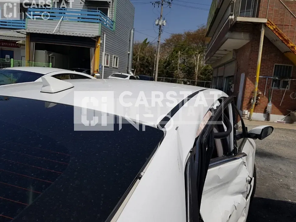 Photo 2 of 11: 2018 Hyundai Ionic Hybrid, VIN KMHC851CGKU128546 — Korean insurance auction