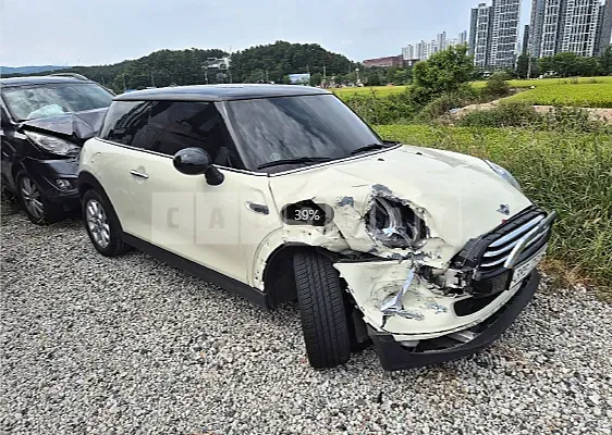 Photo 2 of 18: 2019 MINI Cooper — Korean insurance auction