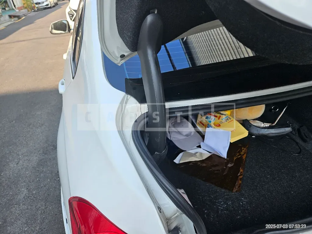 Photo 2 of 17: 2017 BMW 320d — Korean insurance auction