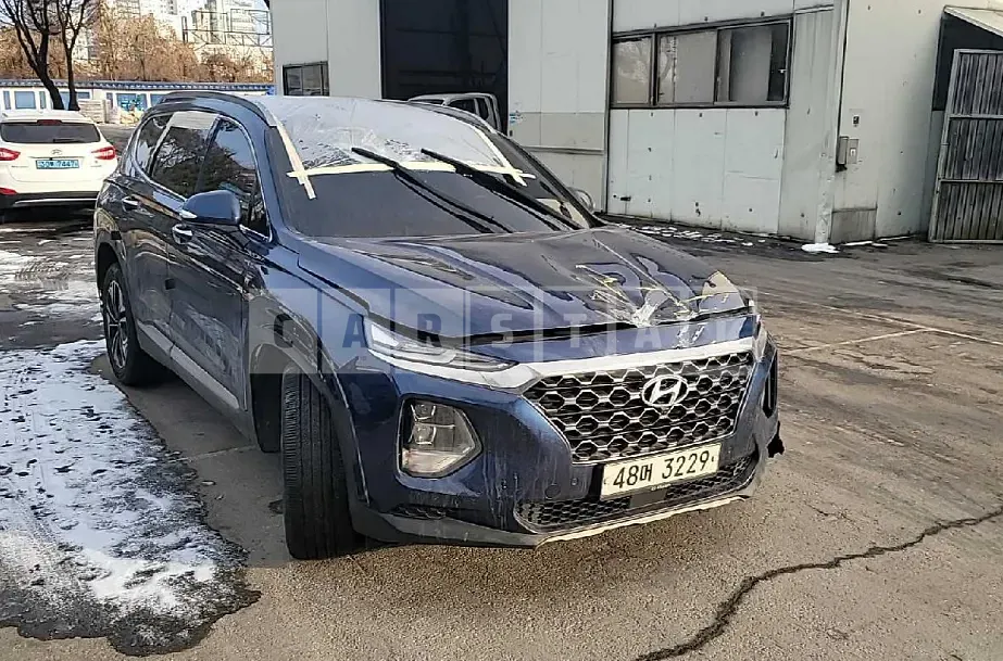 Photo 2 of 7: 2019 Hyundai Santa Fe, VIN KMHS381BBKU048278 — Korean insurance auction
