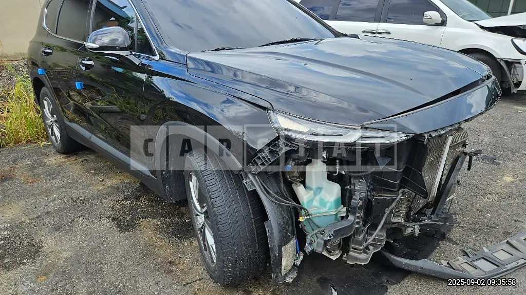 Photo 2 of 25: 2019 Hyundai Santa Fe TM — Korean insurance auction