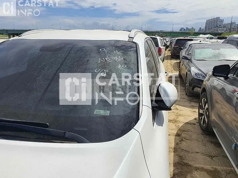 Photo 2 of 8: 2017 Kia Sorento, VIN KNAPK81BDHA349043 — Korean insurance auction