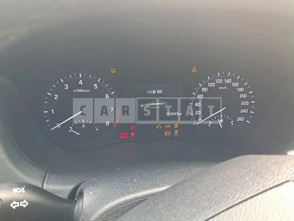 Photo 2 of 10: 2017 Genesis G80 3.3 — Korean insurance auction
