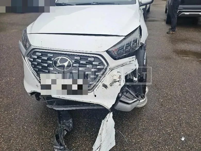 Photo 2 of 22: 2019 Hyundai IONIQ Hybrid, VIN KMHC051CGLU165839 — Korean insurance auction